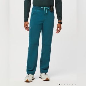 FIGS Men Axim™ Cargo Scrub Pants EUC Caribbean Blue Size Medium Tall